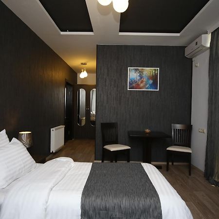 Continental Hotel Kutaisi Rum bild